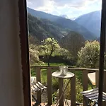 Les Means ベッド・アンド・ブレックファスト 3*