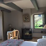 ベッド・アンド・ブレックファスト Les Means 3*