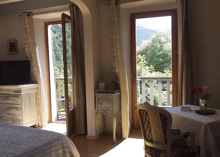 Alojamento de Acomodação e Pequeno-almoço Les Means