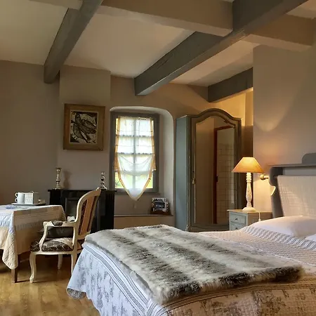 Couette-café Chambres D'h\u00f4tes Les Means 3*