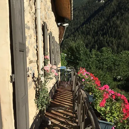 Les Means Bed & Breakfast Meolans-Revel