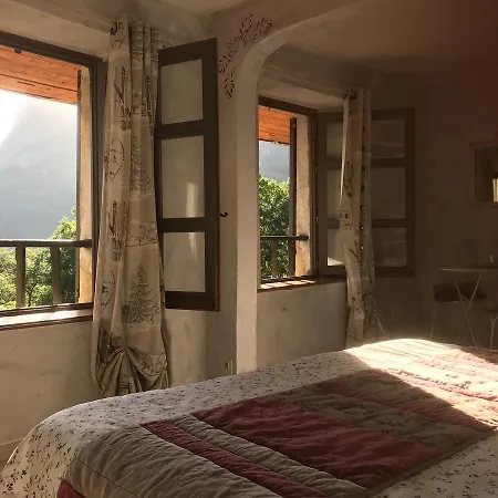 Chambres D'h\u00f4tes Les Means 3* Méolans