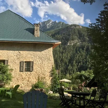 Les Means Bed & Breakfast Meolans-Revel