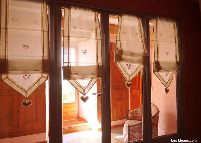 Chambres D'h\u00f4tes Les Means Couette-café Méolans