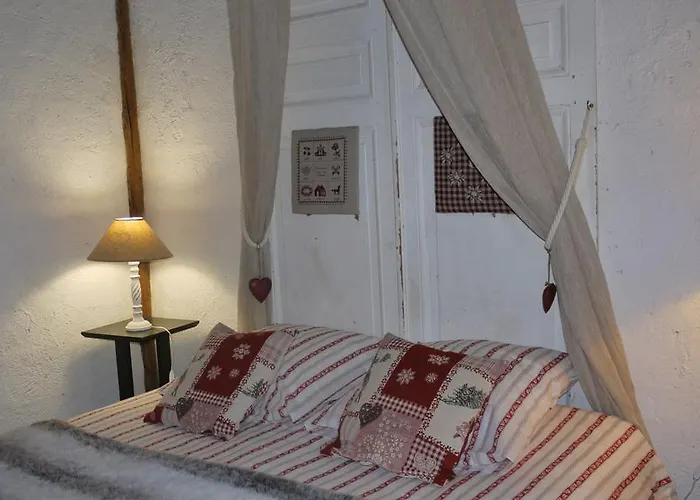 Chambres D'h\u00f4tes Les Means 3*