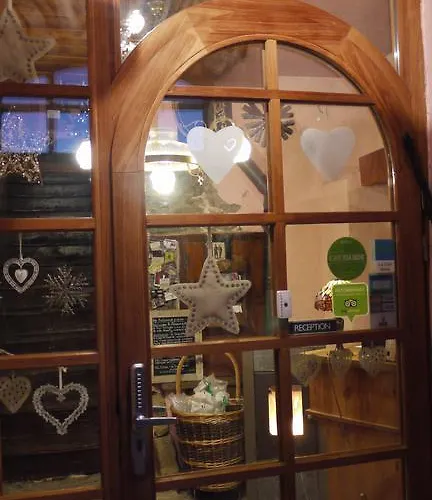 Couette-café Chambres D'h\u00f4tes Les Means