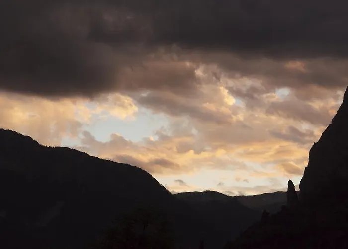 Chambres D'h\u00f4tes Les Means Couette-café Méolans