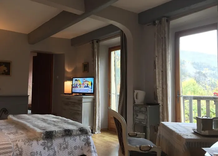 Couette-café Chambres D'h\u00f4tes Les Means 3*