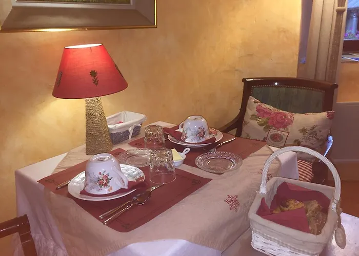 Couette-café Chambres D'h\u00f4tes Les Means