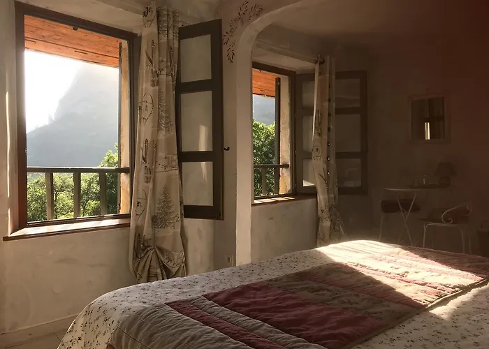 Chambres D'h\u00f4tes Les Means 3* Méolans