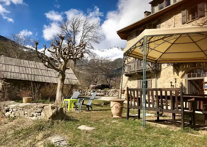 Couette-café Chambres D'h\u00f4tes Les Means