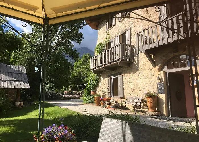 Couette-café Chambres D'h\u00f4tes Les Means 3*