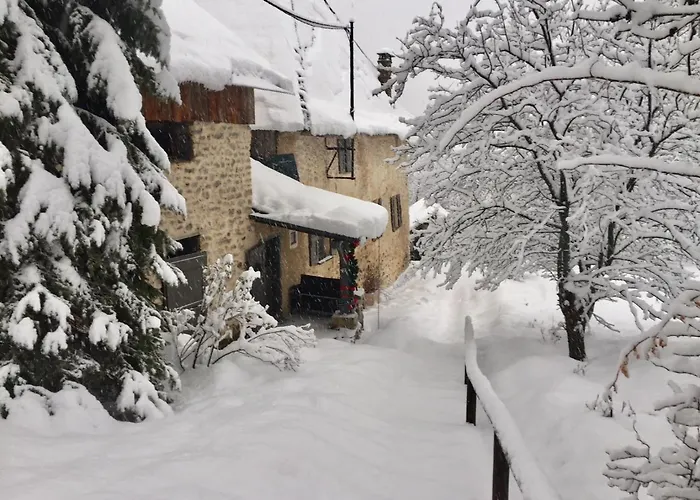 Chambres D'h\u00f4tes Les Means Couette-café 3*